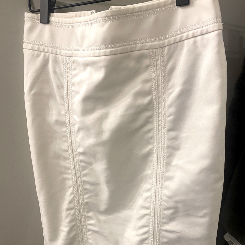 Bright white skurt, NEVER WORE!!!